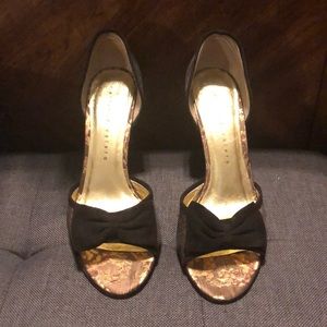 Beautiful bronze heels!!